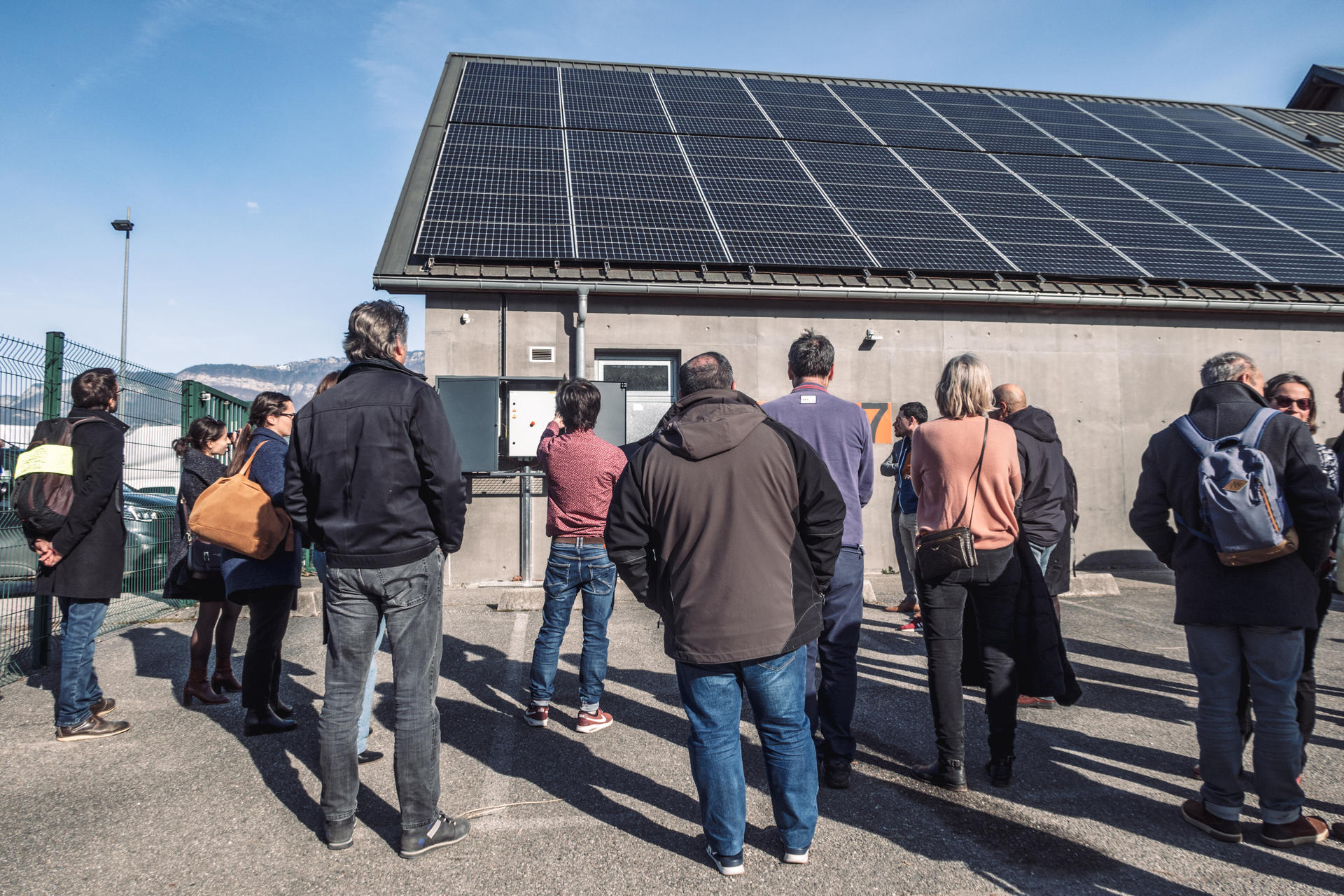 Inauguration de la centrale photovoltaïque des vestiaires du stade Mager