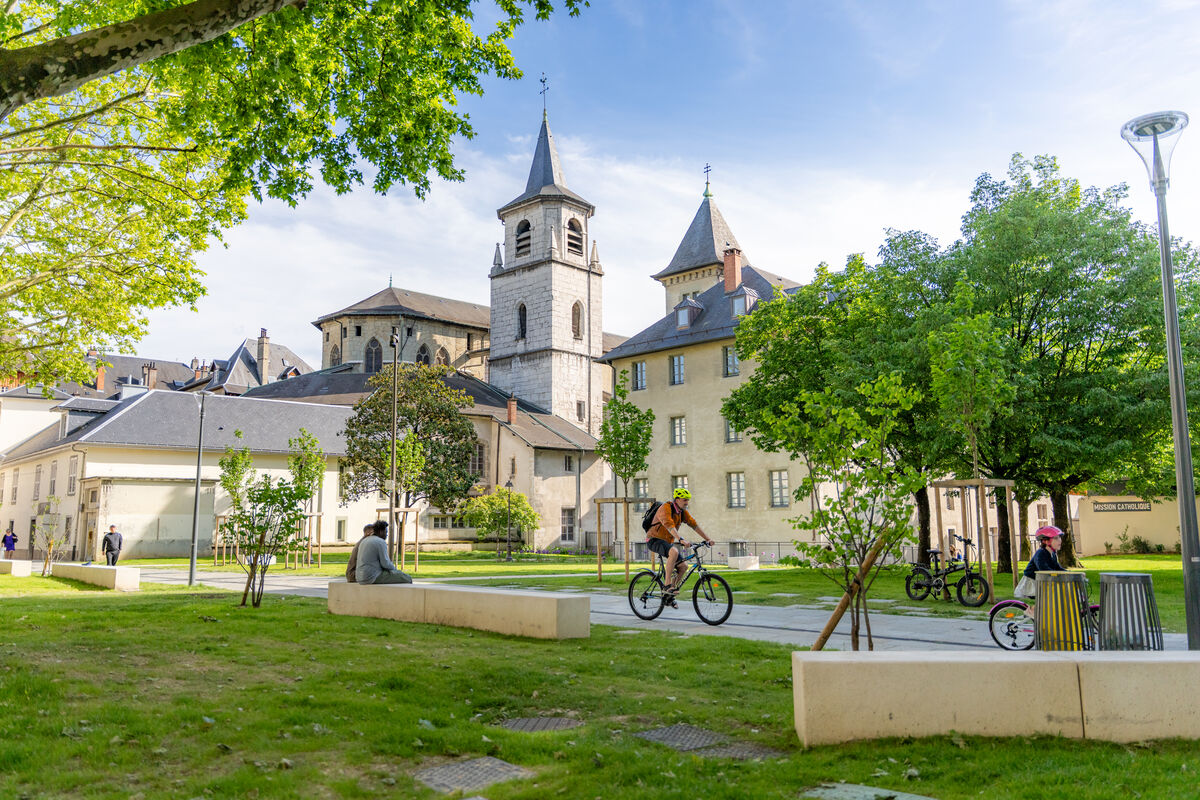 Aménagement du square de Lannoy de Bissy et du boulevard du Théâtre